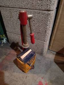 lot 200 image: Bottle Topper with Box of Caps