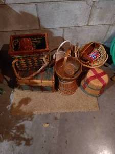 lot 204 image: Basket Lot