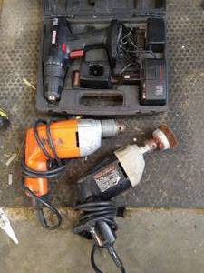 lot 295 image: (3) Drills