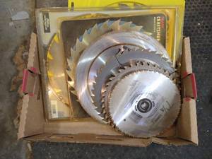 lot 303 image: Saw Blades