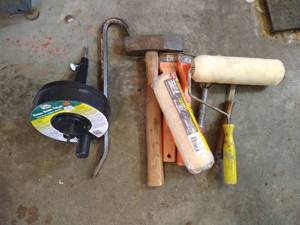 lot 304 image: Paint Scrapers, Power Drum Auger, Hammer, Crowbar, & Paint Roller