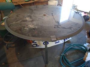lot 316 image: Glass Top Patio Table