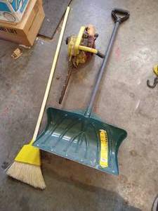 lot 320 image: Snow Shovel, Vintage Chain Saw, & Broom