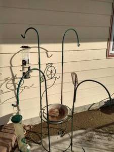 lot 323 image: Birdbath & Feeder Stand