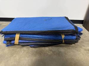 lot 105 image: Set of 10 Blue Quilted Moving Blankets