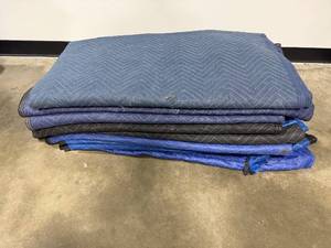 lot 109 image: Set of 10 Moving Blankets
