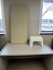 lot 115 image: Office Desk, 4 Foot Folding Table, and White Step Stool Set
