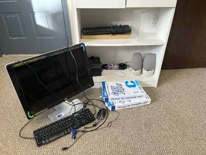 lot 116 image: HP Desktop Monitor Bundle with Dell Keyboard, HP Mouse, Labtec Speakers, Copy Paper, and Workshop Cord