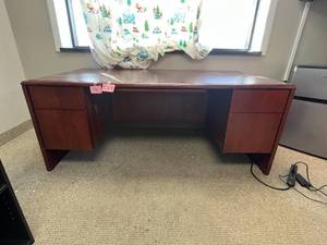 lot 131 image: Executive Wood Office Desk with Drawers 72x36x30 Inches