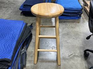lot 136 image: Wooden Bar Stool with Round Seat