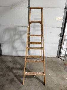 lot 11 image: Keller 6-Foot Wooden Step Ladder