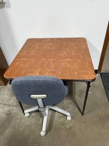 lot 48 image: Square Folding Cardboard Table with Adjustable Office Chair