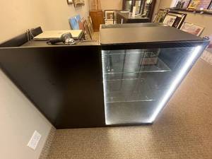 lot 52 image: Black Retail Counter with Glass Display Case and Storage, 48x22x42 in - contents not inc