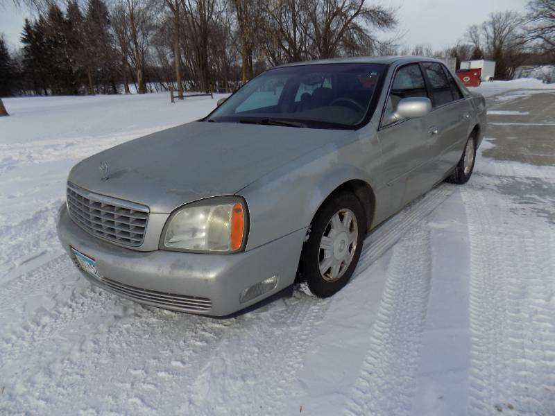 lot 1 image: 2005 Cadillac Deville