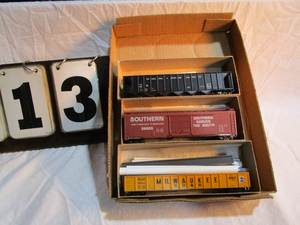 lot 13 image: Roundhouse 3 Cars