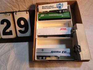 lot 29 image: Assortment of 5 Truck Trailers