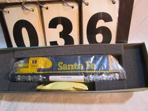 lot 36 image: Athearn Santa Fe Engine 5114