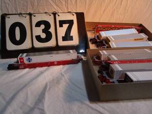 lot 37 image: Athearn Rail Car Assortment