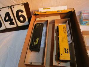 lot 46 image: Athearn Rail Cars