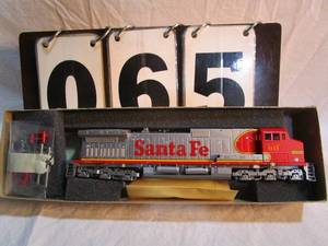 lot 65 image: Athearn Santa Fe Engine 611