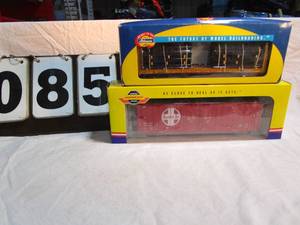 lot 85 image: 2 Rail Cars