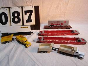 lot 87 image: Misc Flat Rail Cars, Trucks, Container