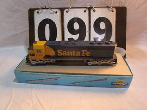 lot 99 image: Athearn Santa Fe Engine #5386