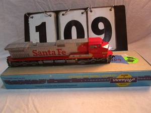 lot 109 image: Athearn Santa Fe Engine #601