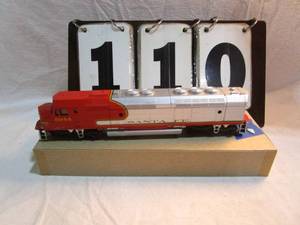 lot 110 image: Athearn Santa Fe Engine #5944
