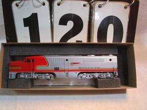 lot 120 image: Athearn Santa Fe Engine #74