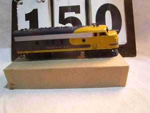 lot 150 image: Athearn Santa Fe Engine 271C
