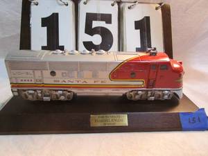 lot 151 image: Lionel Santa Fe 1948 Engine #2333