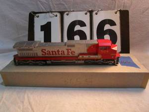 lot 166 image: Athearn Santa Fe Engine #524