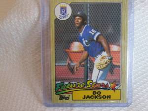 lot 18 image: 1987 Topps Bo Jackson Rookie Card...