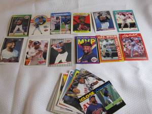 lot 54 image: Assorted Kirby Puckett Cards...