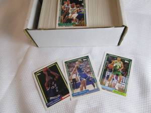 lot 83 image: 1992-93 Topps Basketball Cards...