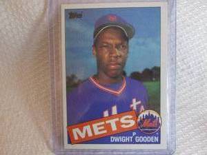 lot 105 image: 1985 Topps Dwight Gooden Rookie Ca...