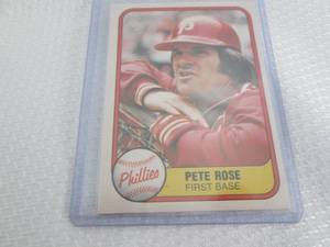 lot 139 image: 1981 Fleer Pete Rose Card...