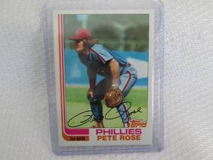 lot 143 image: 1982 Topps Pete Rose Card...