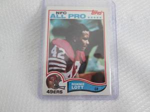 lot 156 image: 1982 Topps Ronnie Lott Rookie Card...