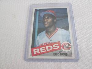 lot 236 image: 1985 Topps Eric Davis Rookie Card...