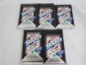 lot 246 image: 5-1990-91 Upper Deck Hockey Packs...
