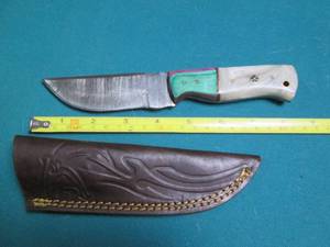 lot 602 image: Hand crafted Damascus knife with le...