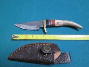 lot 610 image: Hand crafted Damascus knife with le...