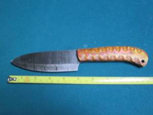 lot 617 image: Hand crafted Damascus knife...