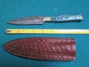 lot 624 image: Hand crafted Damascus knife with le...