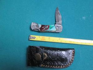 lot 625 image: Hand crafted Damascus knife with le...