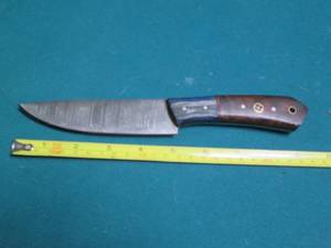 lot 627 image: Hand crafted Damascus knife...