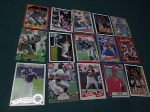 lot 599 image: Lot of assorted sports cards...