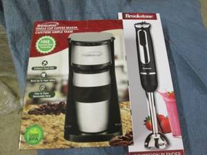 lot 27 image: Coffee maker with reusable filter a...